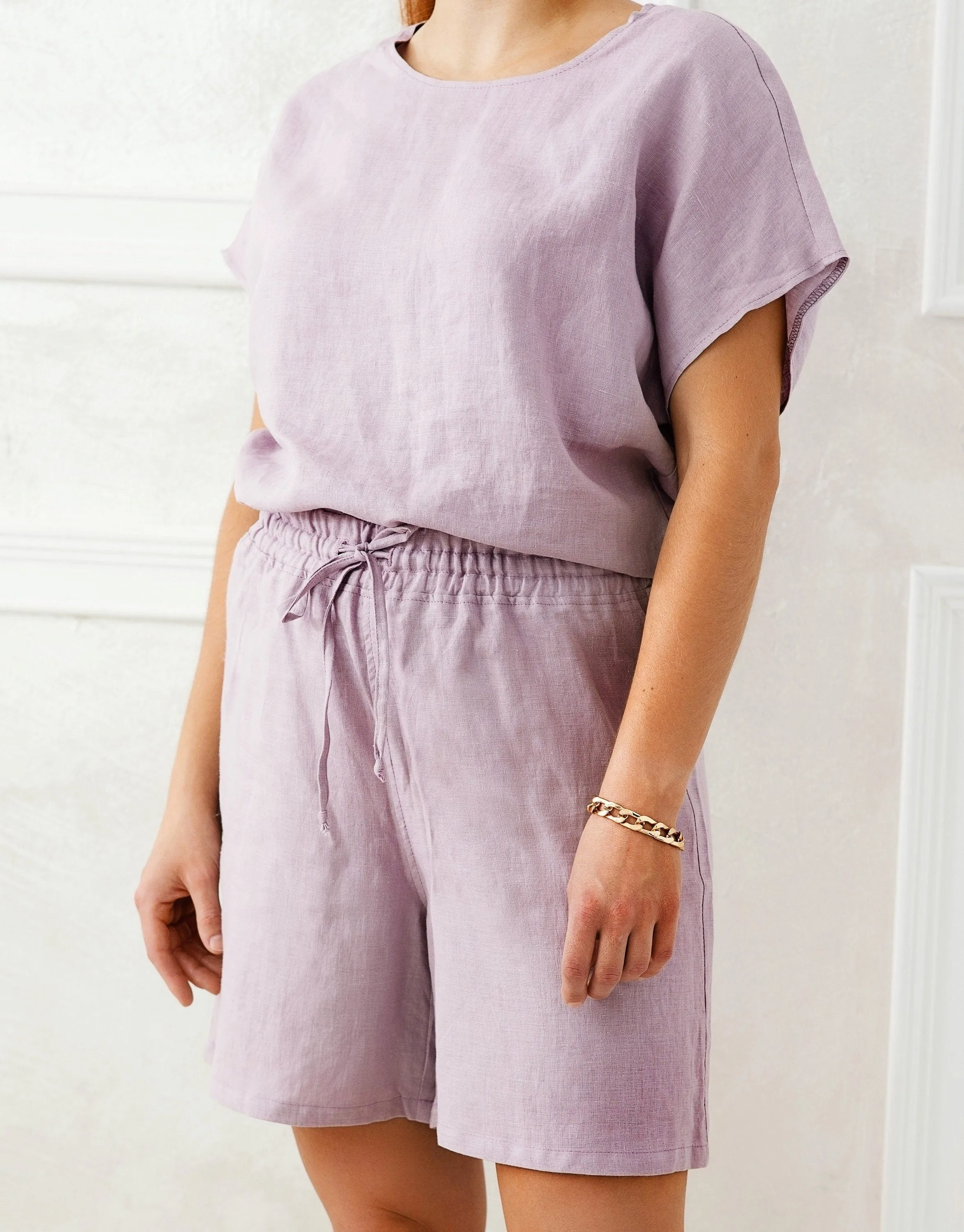 Linen shorts with ties